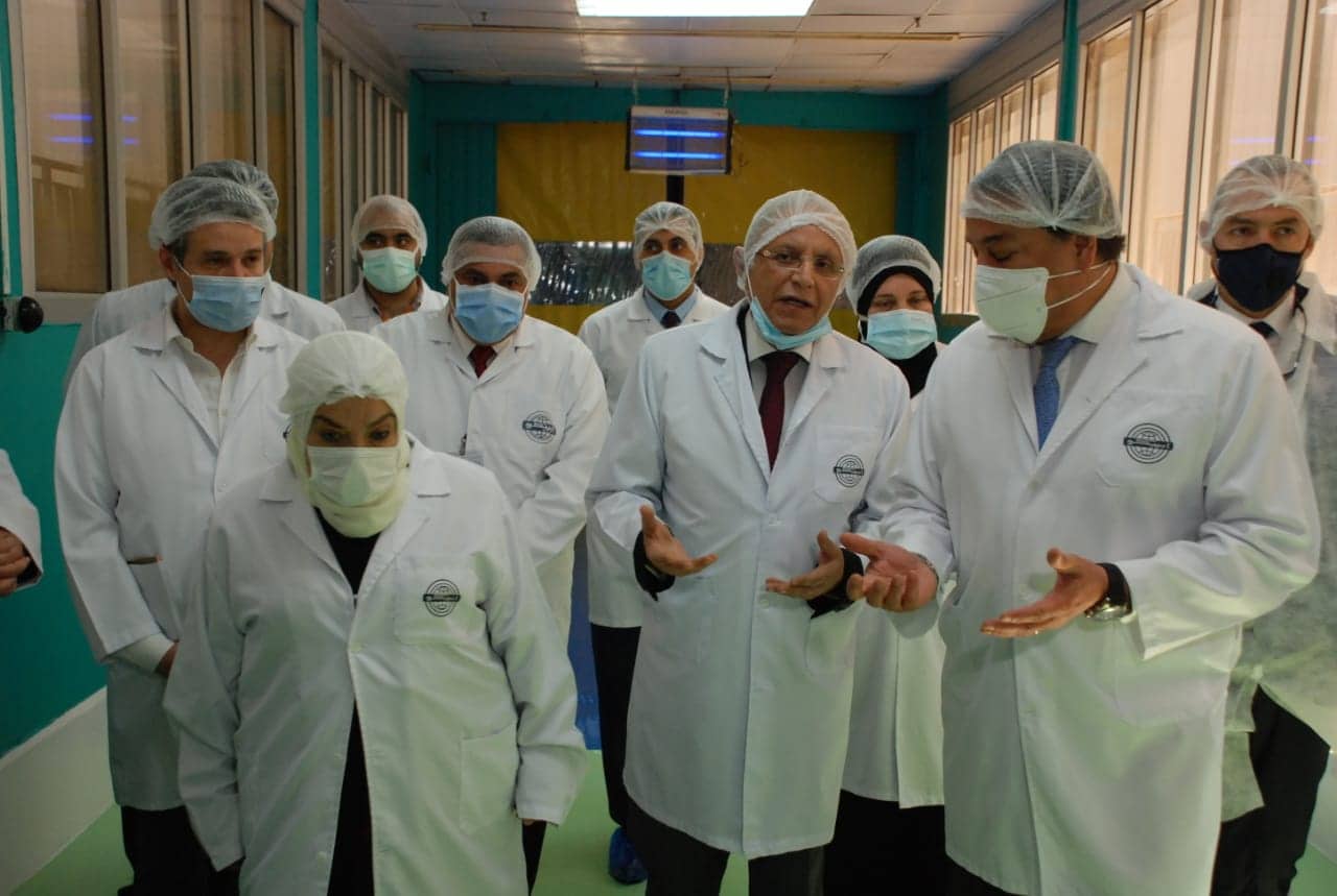 القائم بأعمال وزير الصحة يتفقد مصنع «ايبيكو للأدوية»