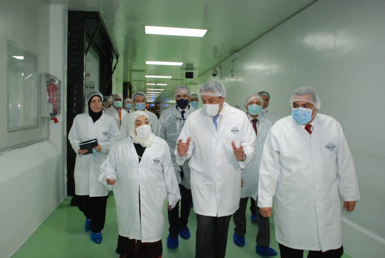 القائم بأعمال وزير الصحة يتفقد مصنع «ايبيكو للأدوية»