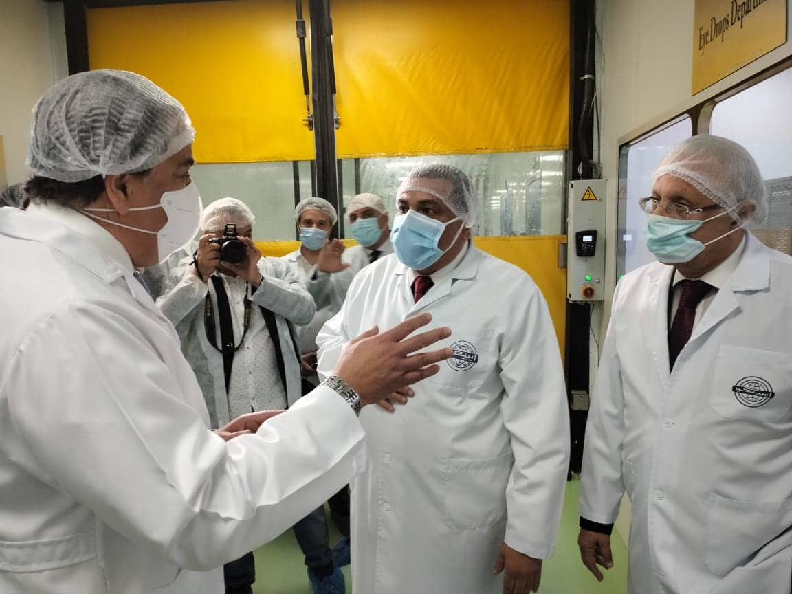 القائم بأعمال وزير الصحة يتفقد مصنع «ايبيكو للأدوية»