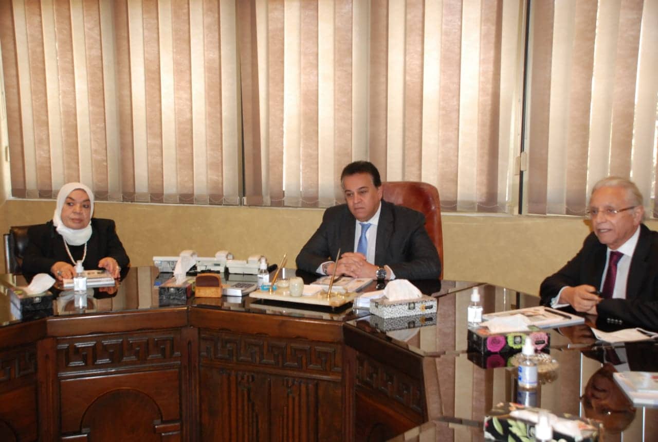 القائم بأعمال وزير الصحة يتفقد مصنع «ايبيكو للأدوية»