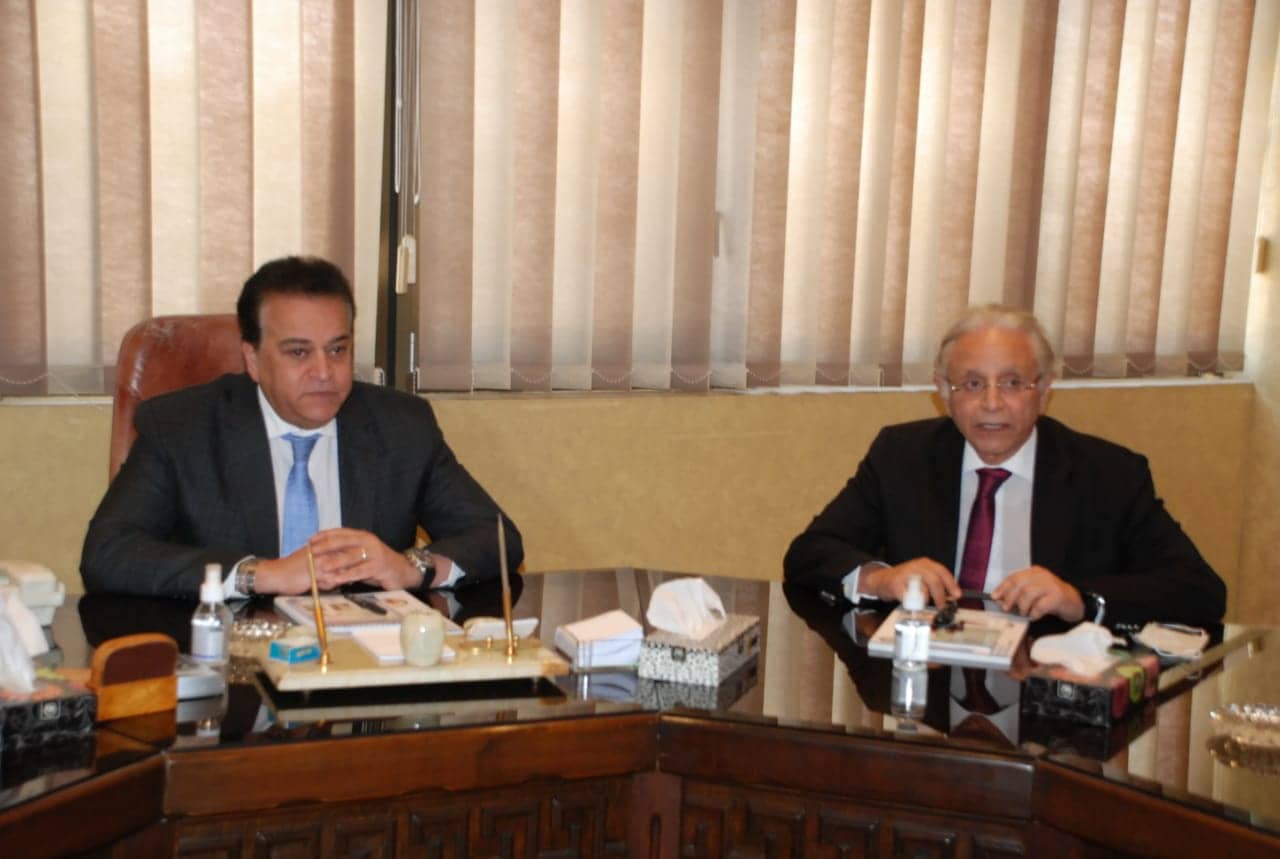 القائم بأعمال وزير الصحة يتفقد مصنع «ايبيكو للأدوية»