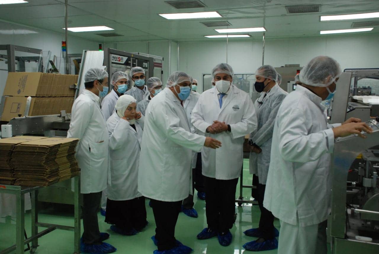 القائم بأعمال وزير الصحة يتفقد مصنع «ايبيكو للأدوية»