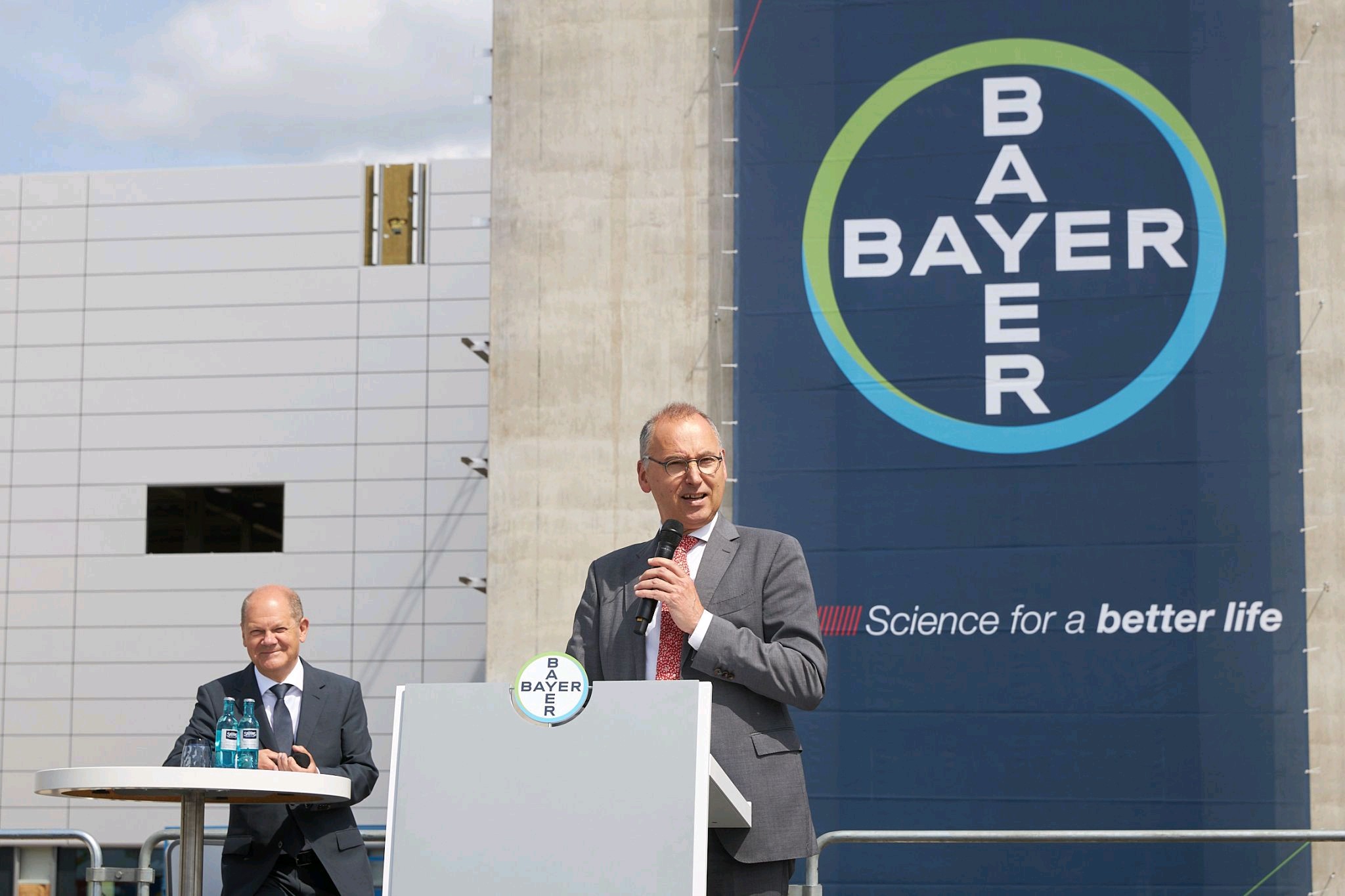 «باير» تفتتح مصنع جديد في ليفركوزن 