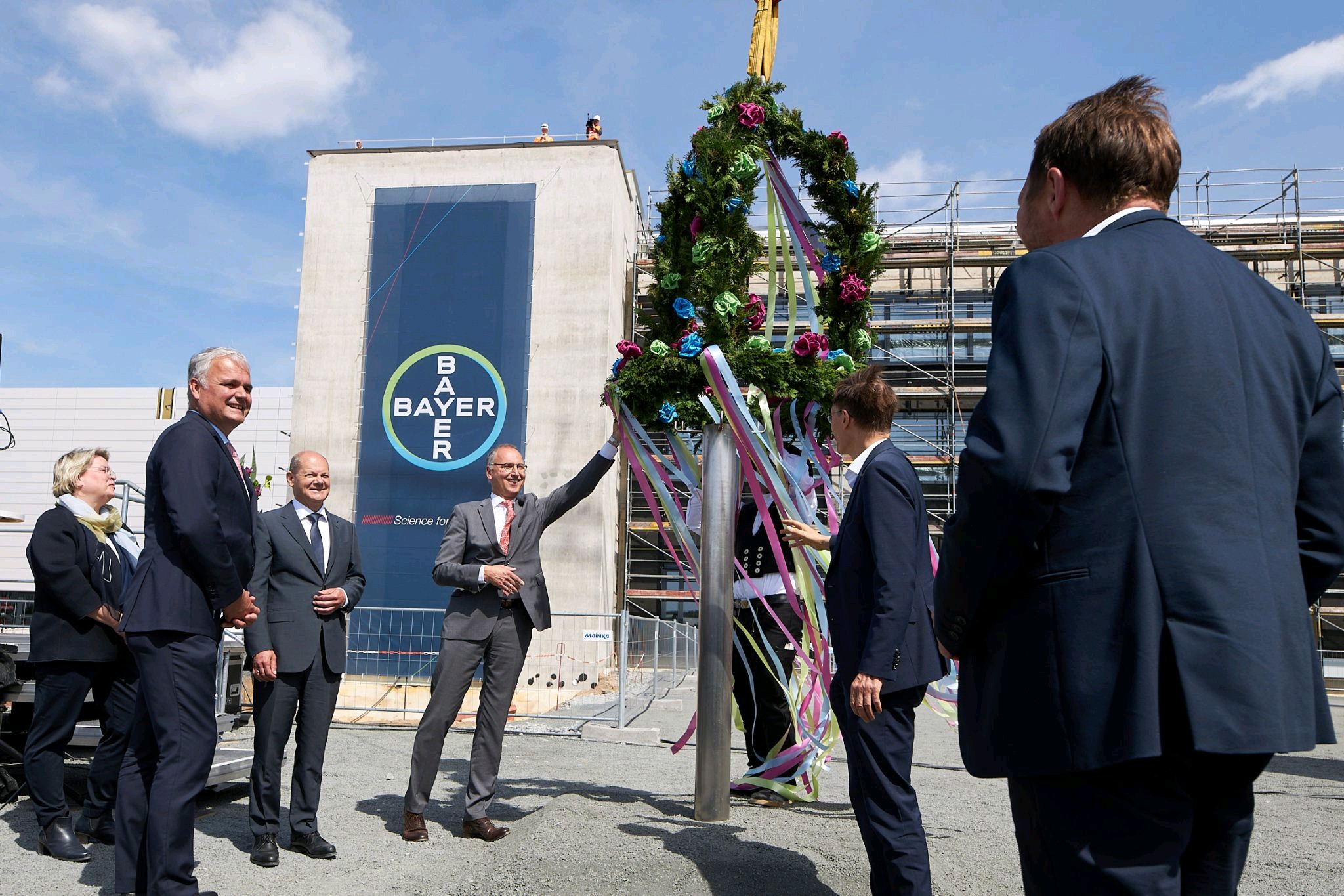 «باير» تفتتح مصنع جديد في ليفركوزن 