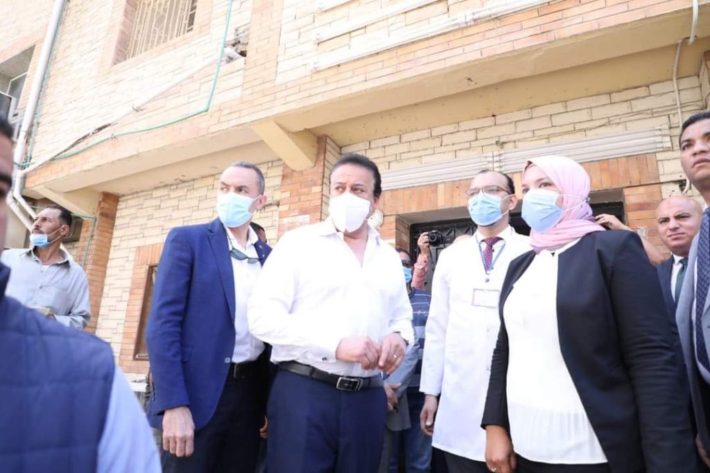 القائم بأعمال وزير الصحة يتفقد مستشفي رأس التين العام وجمال عبدالناصر