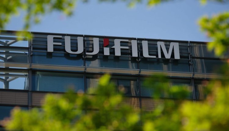 شعار شركة فوجي فيلم اليابانية