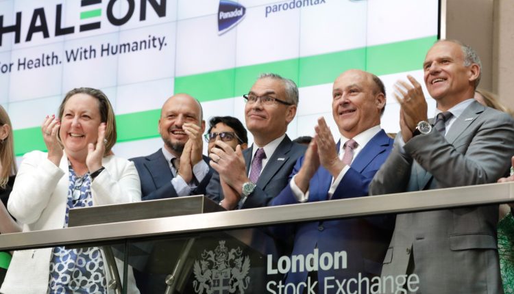 جانب من فعاليات بدأ "هالون" التداول في بورصة لندن