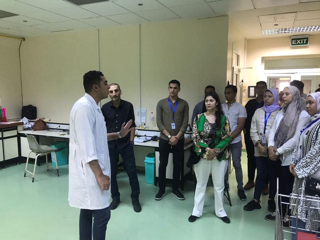 مصانع المهن الطبية للأدوية تستقبل طلاب كلية صيدلة جامعة الملك سلمان