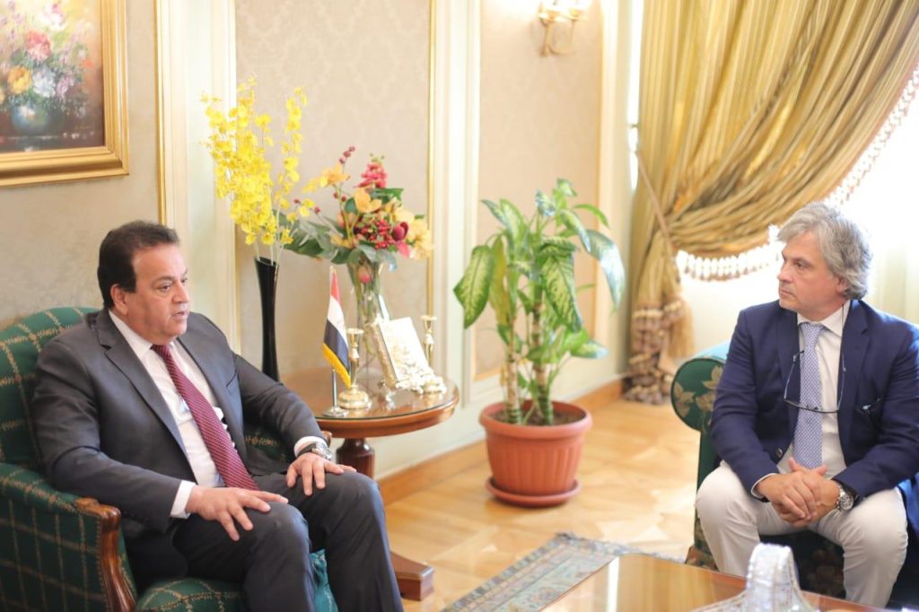 خالد عبد الغفار: مصر تُنتج 80% من احتياجات السوق المحلي من الدواء جانب من اللقاء