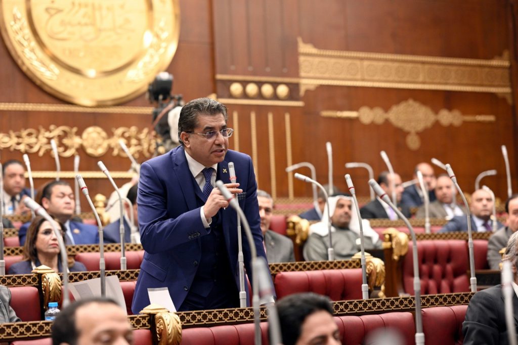«صحة الشيوخ»: نطالب بإقرار قانون المسؤولية الطبية ووضع خطط للوصول بصادرات الأدوية لـ 10 مليارات دولار النائب الدكتور محمد جزر