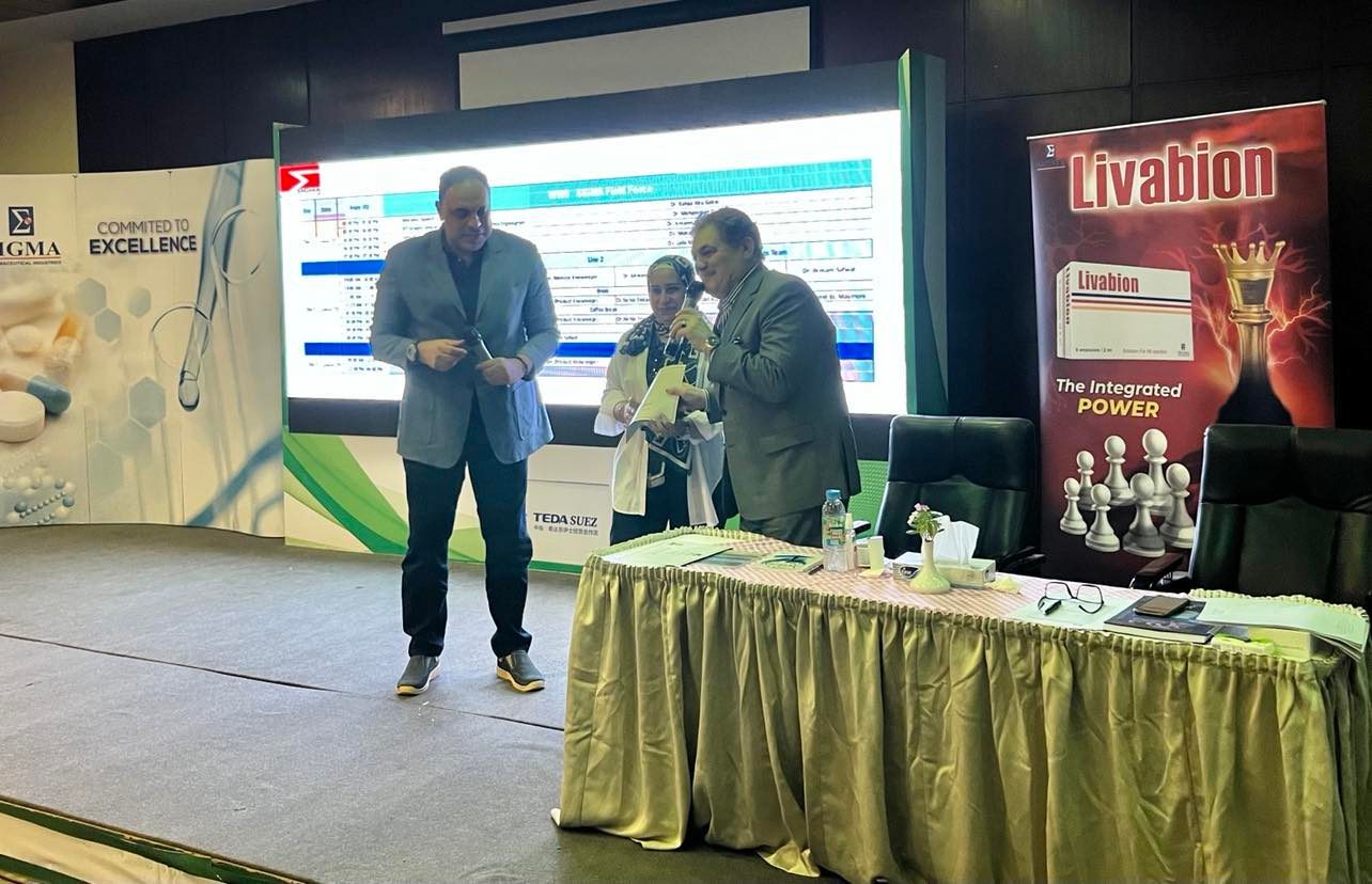 الدكتور السيد البدوي يكرم مدراء المناطق ومندوبي الدعاية الطبية بشركة «سيجما»