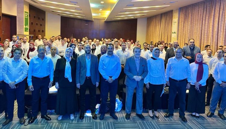 الدكتور السيد البدوي يكرم مدراء المناطق ومندوبي الدعاية الطبية بشركة «سيجما»