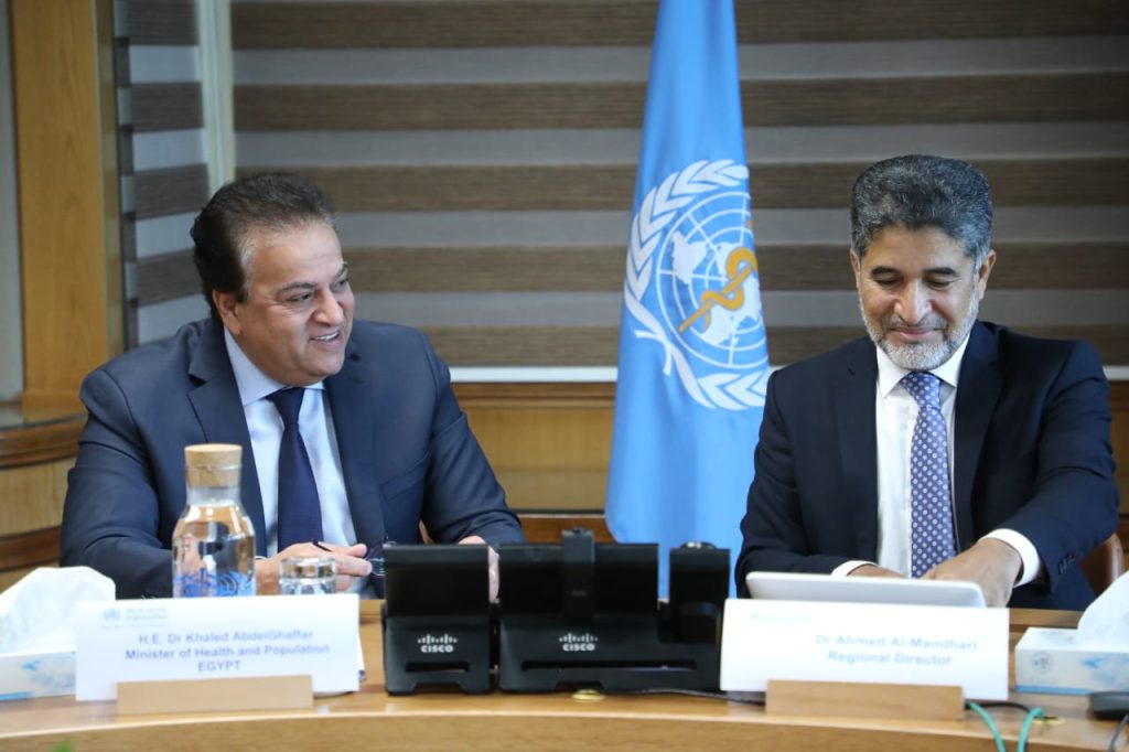 وزير الصحة يلتقي المدير الإقليمي لمنظمة الصحة العالمية لبحث التعاون ودعم تنفيذ البرامج الصحية