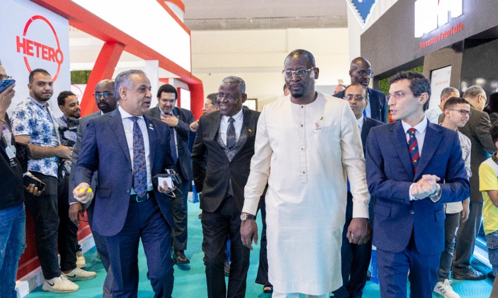 جانب من فعاليات معرض ومؤتمر "فارماكونكس"