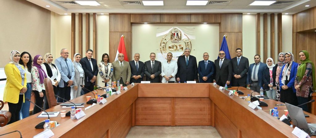 بحضور مستشار الرئيس.. لجنة صياغة مسودة الدستور الدوائي تعقد ثامن جلساتها