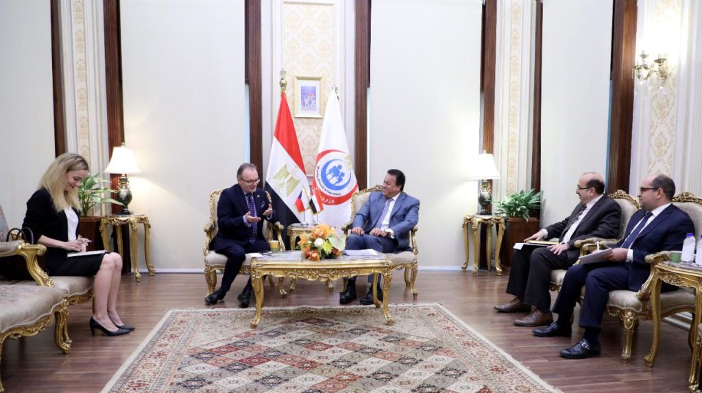 وزير الصحة يستقبل سفير دولة التشيك لبحث التعاون في مجال الصناعة والاستثمار والتدريب الطبي
