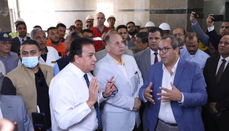 جانب من الجولة التفقدية لوزير الصحة