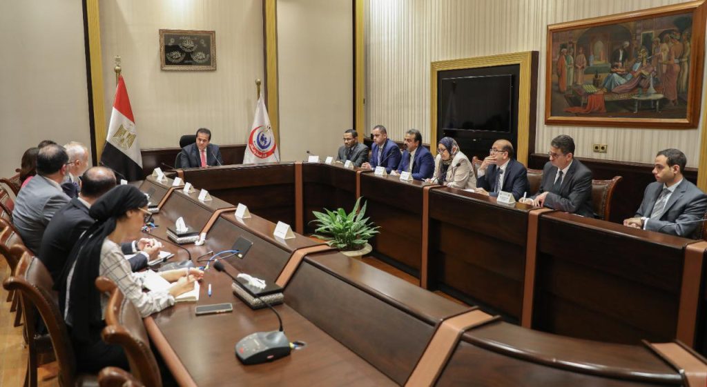 وزير الصحة يبحث التعاون مع مؤسسة «بهية» في مجال مكافحة سرطان الثدي وزير الصحة يبحث التعاون مع مؤسسة بهية