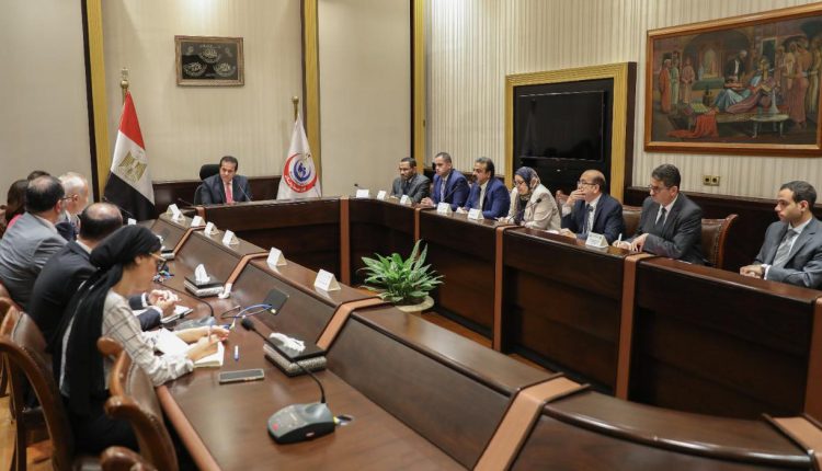 وزير الصحة يبحث التعاون مع مؤسسة بهية
