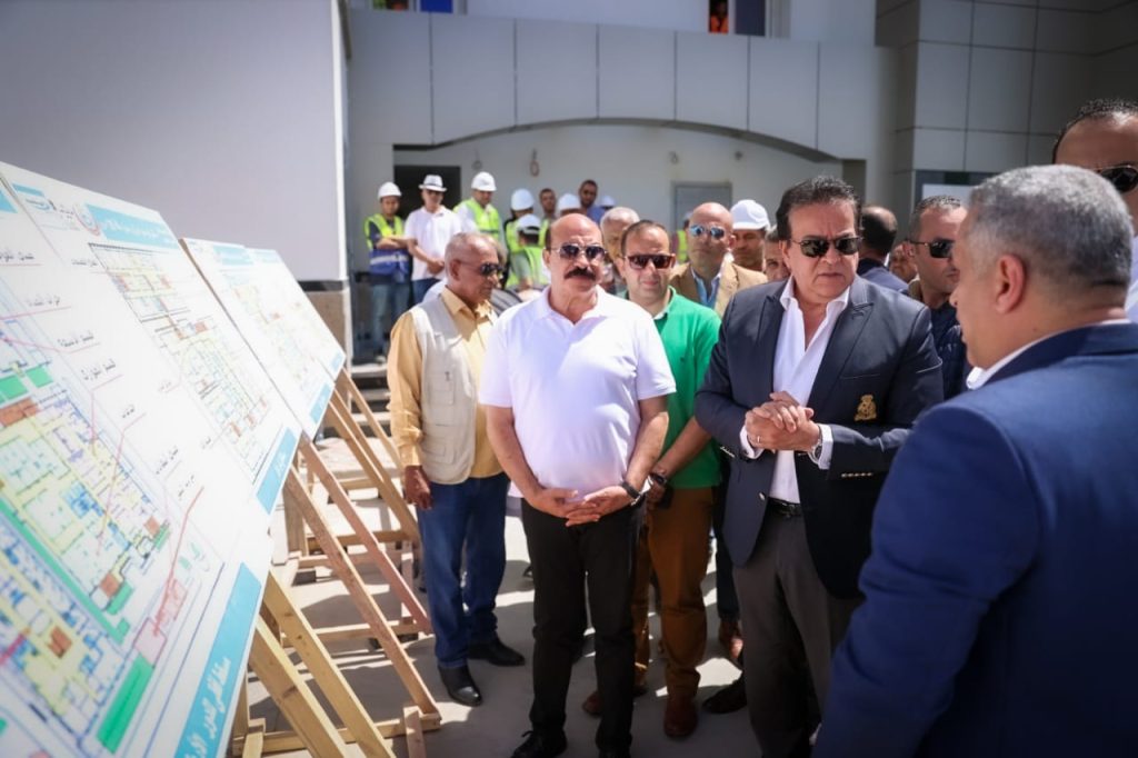 وزير الصحة يتفقد أعمال تطوير مستشفى كوم أمبو المركزي بأسوان.. ويوجه بسرعة التنفيذ