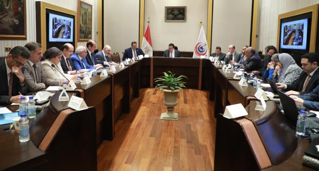 وزير الصحة يناقش مراحل العمل الأخيرة الخاصة بخطة التأمين الطبي لمؤتمر المناخ «COP 27» وزير الصحة يناقش مراحل العمل الأخيرة الخاصة بخطة التأمين الطبي لمؤتمر المناخ «COP 27»