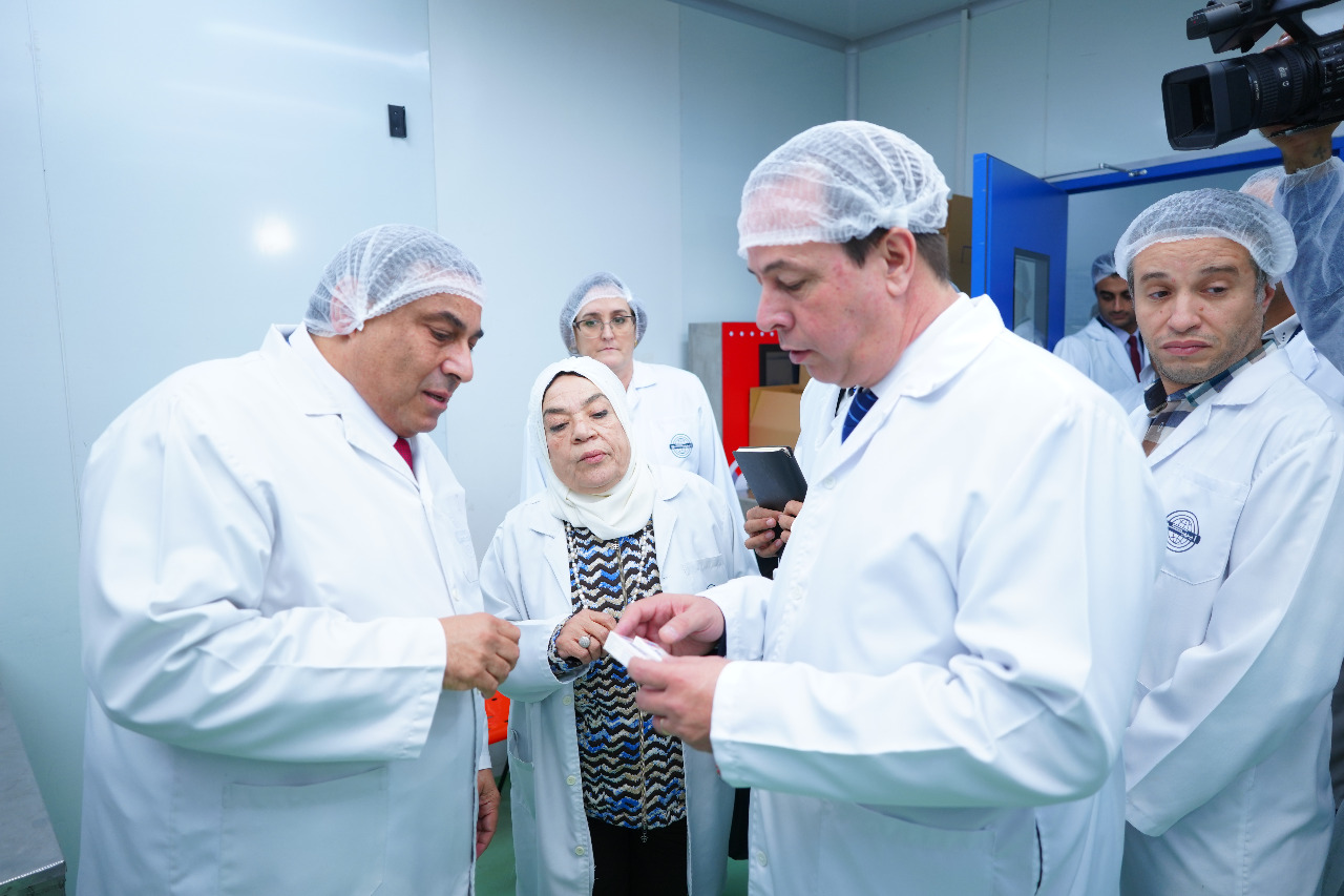 وزير صحة كوبا يزور مصانع «إيبيكو»