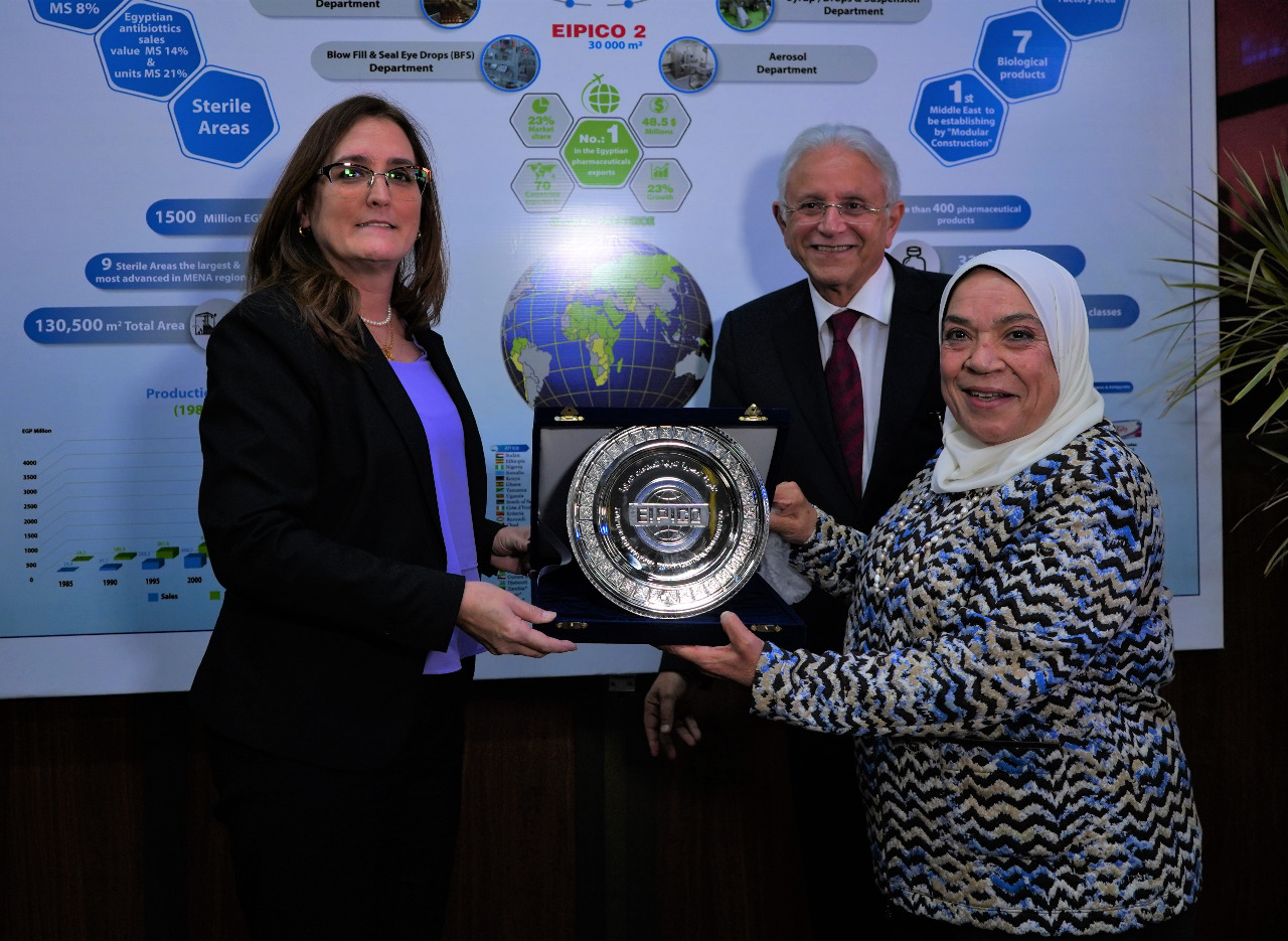 وزير صحة كوبا يزور مصانع «إيبيكو» 