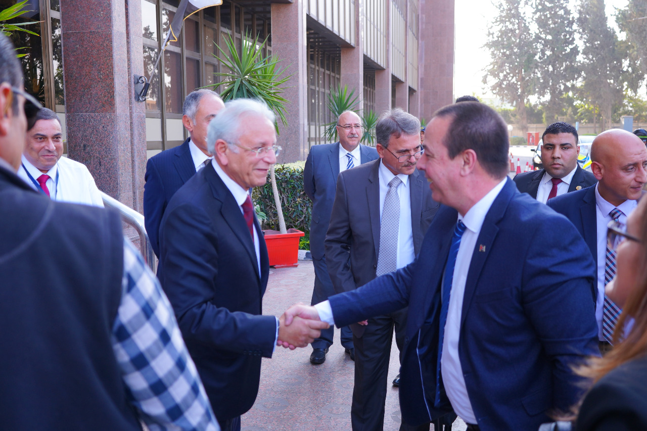 وزير صحة كوبا يزور مصانع «إيبيكو»