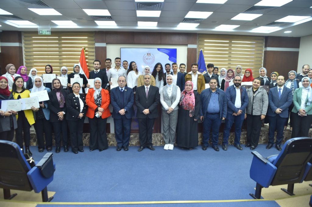 هيئة الدواء تكرم طلاب كليات الصيدلة الفائزين في مسابقة التوعية باستخدام «المضادات الحيوية»