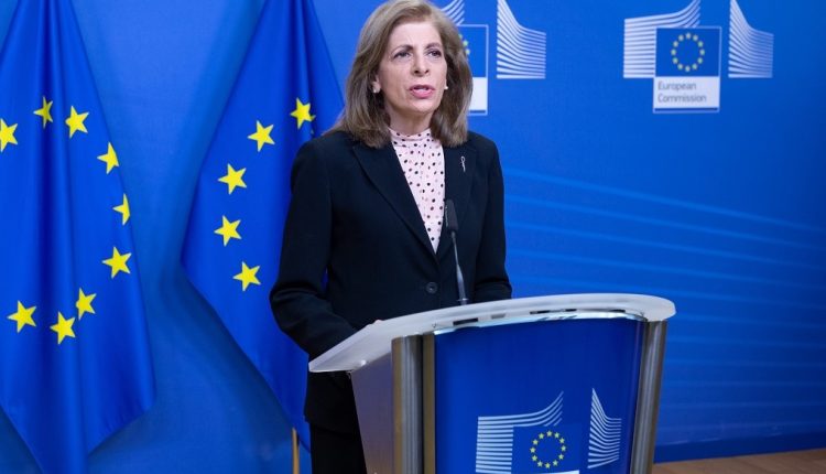 ستيلا كيرياكيدس مفوضة الاتحاد الأوروبي لشؤون الصحة
