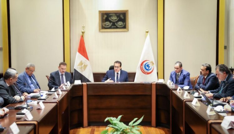 وزير الصحة يعقد اجتماعًا مع «وادي النيل» لمتابعة خطة توريدات سيارات الإسعاف الجديدة..