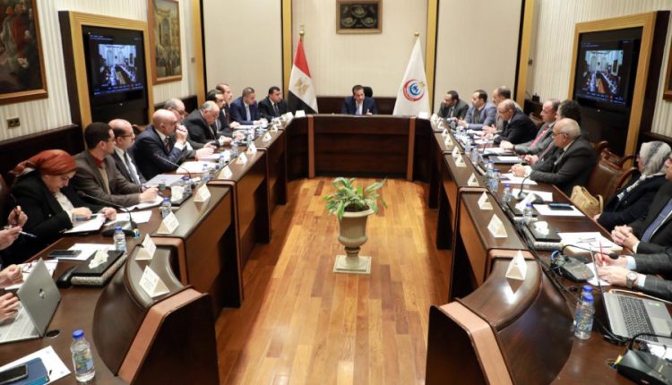 الاجتماع الاسبوعي لوزير الصحة