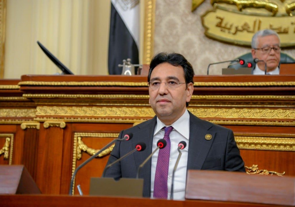 طلب مناقشة عامة أمام مجلس النواب للتصدي لظاهرة «الأوفر برايس» بسوق الدواء الدكتور أيمن محسب