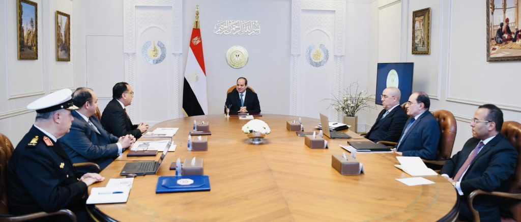الرئيس السيسي يتابع ملف تطوير الصناعة.. وتذليل التحديات التي تواجه المستثمر الصناعي