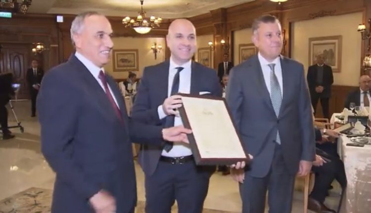 الدكتور مايكل ونيس رئيس شركة باير