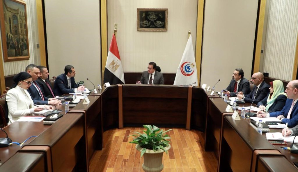 جانب من اجتماع وزير الصحة بقيادات شركة نوفارتس