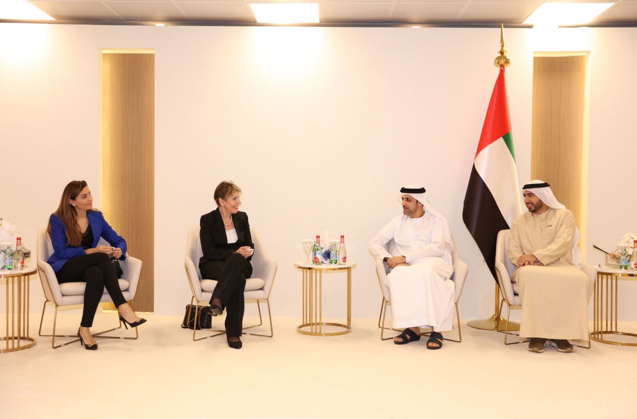 جلاكسو سميثكلاين توقع مذكرة تفاهم مع مؤسسة الإمارات للخدمات الصحية 