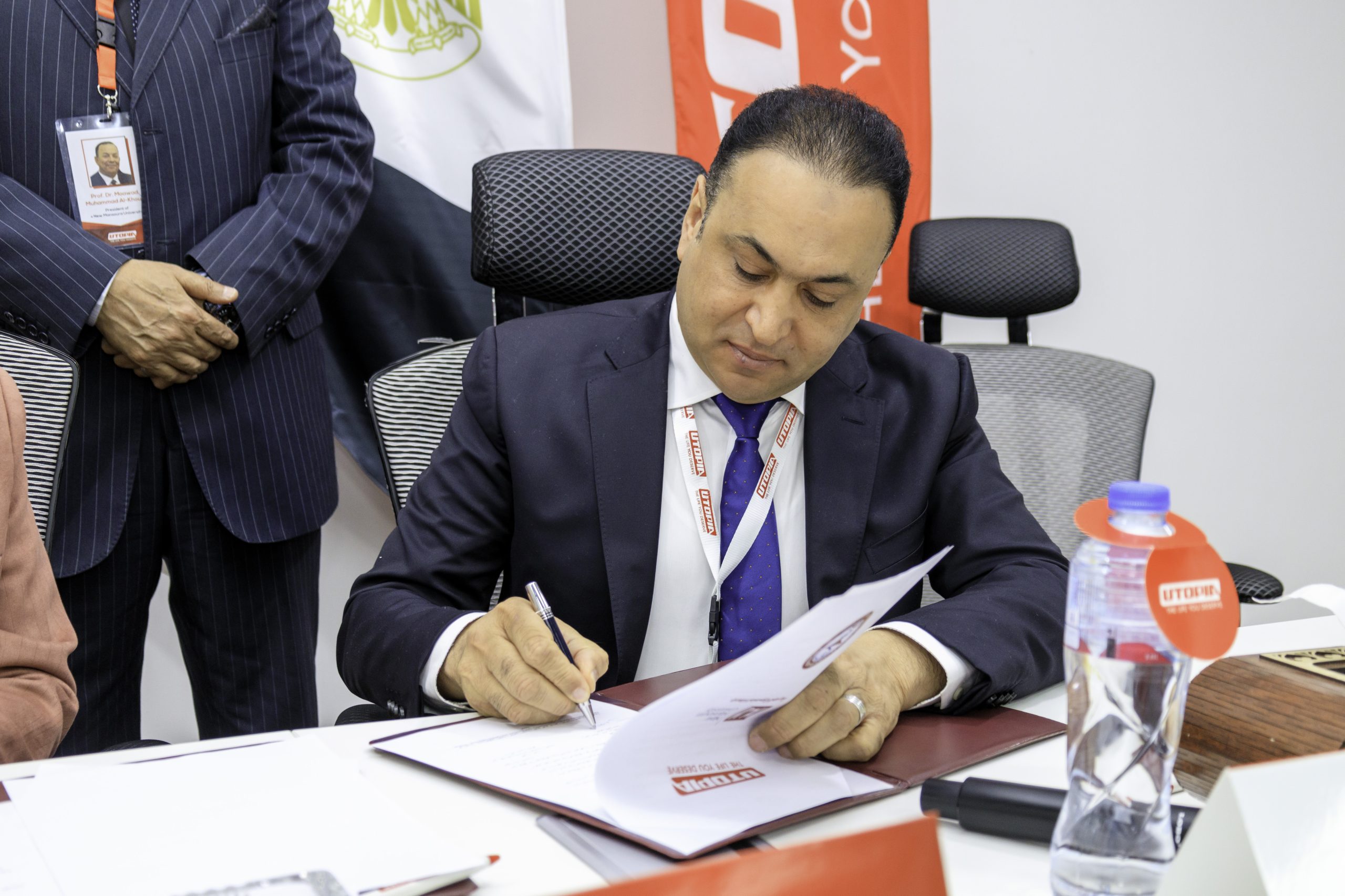 توقيع بروتوكول تعاون بين كلية الصيدلة جامعة المنصورة الجديدة وشركة يوتوبيا للأدوية