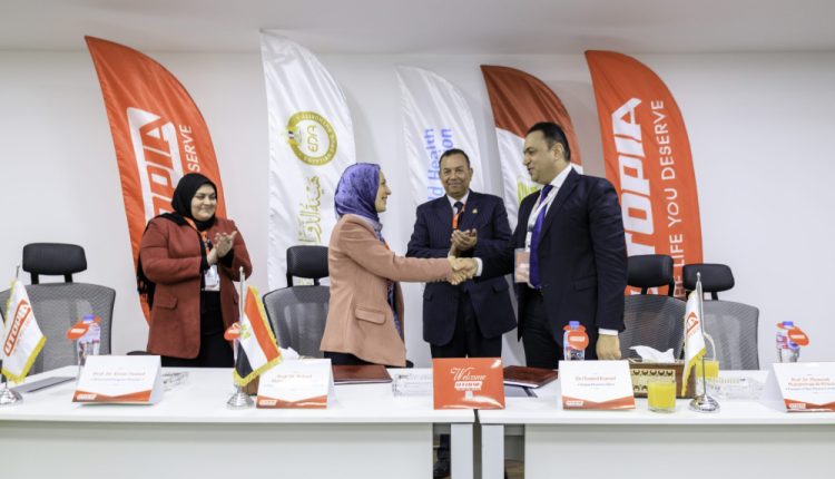 توقيع بروتوكول تعاون بين كلية الصيدلة جامعة المنصورة الجديدة وشركة يوتوبيا للأدوية