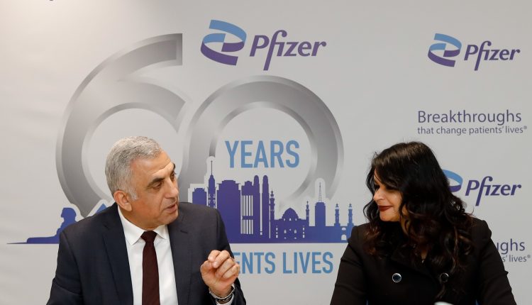 الدكتورة علا خورشيد والدكتور عصام النجار