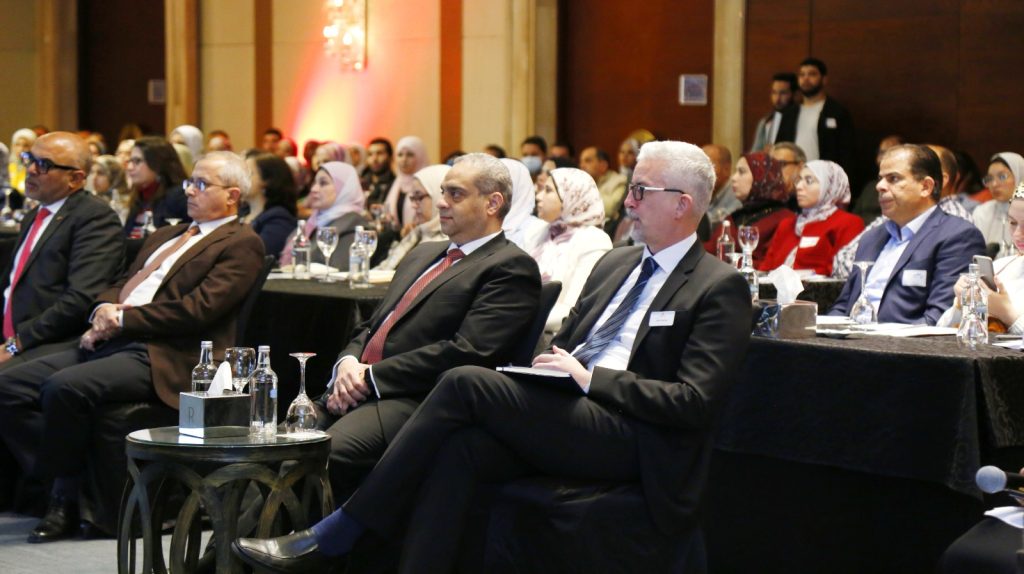 انعقاد مؤتمر دستور الأدوية الأمريكي في القاهرة بمشاركة هيئة الدواء ورئيس غرفة صناعة الأدوية