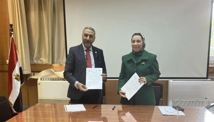 الاسكندرية للأدوية توقع بروتوكول تعاون مع كلية الصيدلة جامعة الاسكندرية