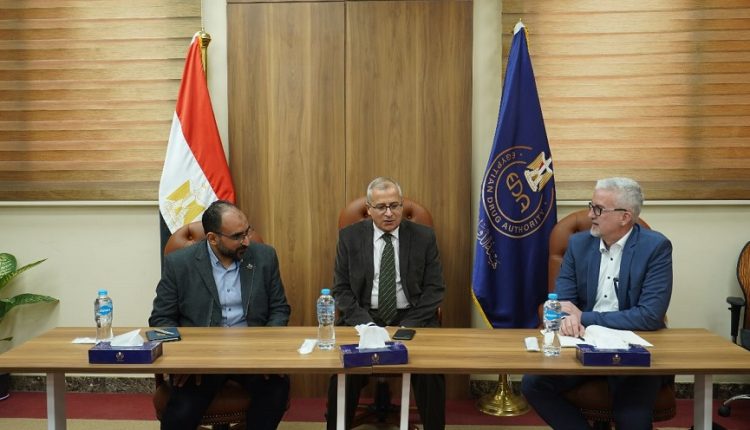 د. أيمن الخطيب نائب رئيس هيئة الدواء يلتقي وفد دستور الأدوية الأمريكي