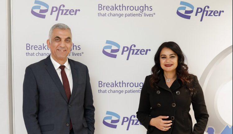 الدكتورة علا خورشيد والدكتور عصام النجار