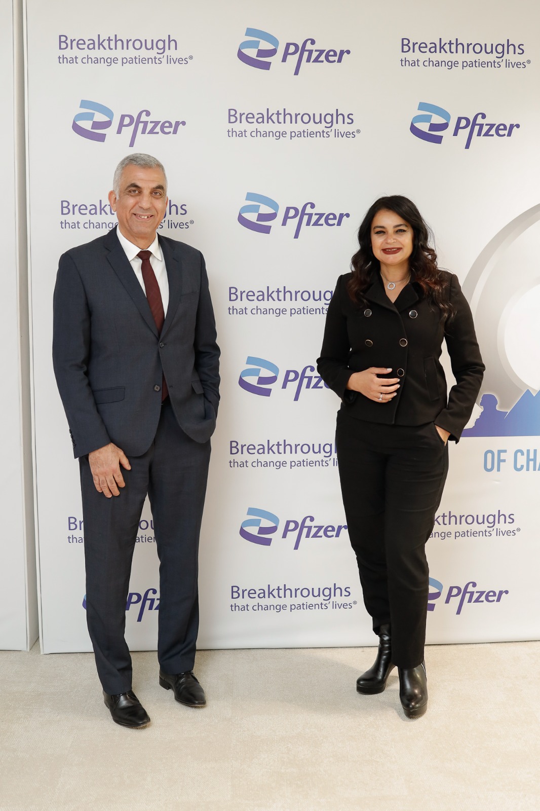 الدكتورة علا خورشيد والدكتور عصام النجار