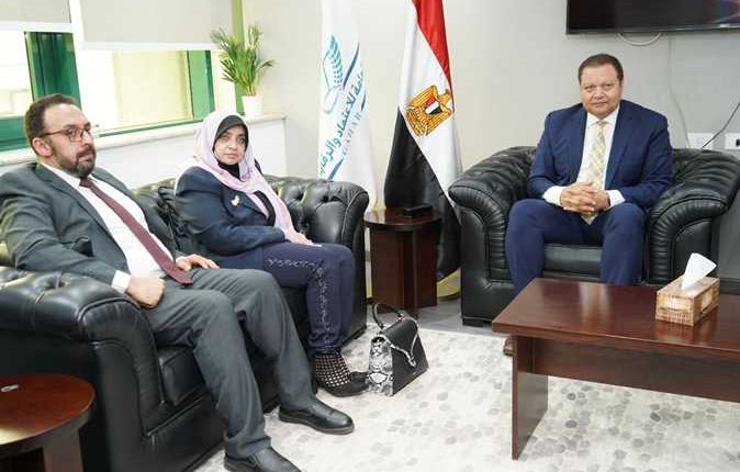 الدكتور احمد طه يلتقي رئيس الإدارة المركزية لشئون الصيادلة