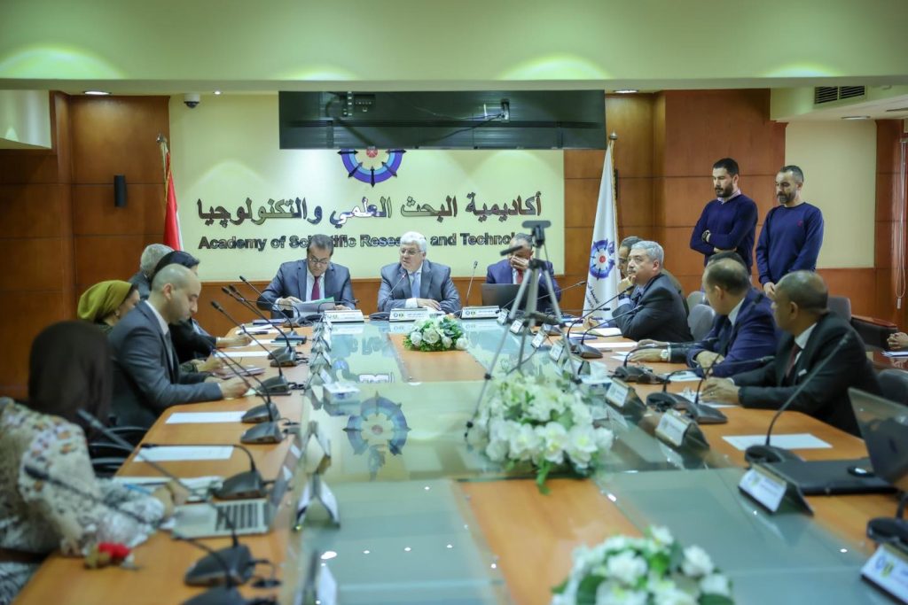 وزير الصحة يشارك في الاجتماع الثالث لمجلس إدارة مشروع الجينوم المصري جانب من الاجتماع