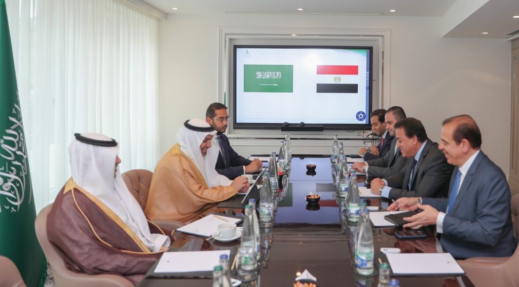 بتوجيهات رئاسية وملكية.. وزير الصحة يلتقي نظيره السعودي لبحث مجموعة من مجالات الشراكة