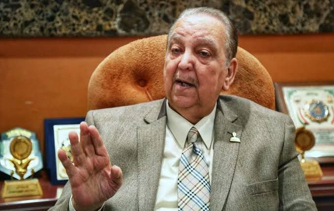 الدكتور نبيل دعبس،