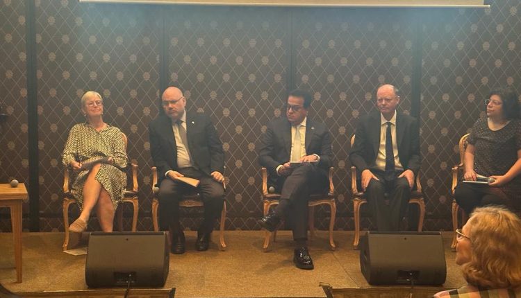 جانب من الجلسة النقاشية